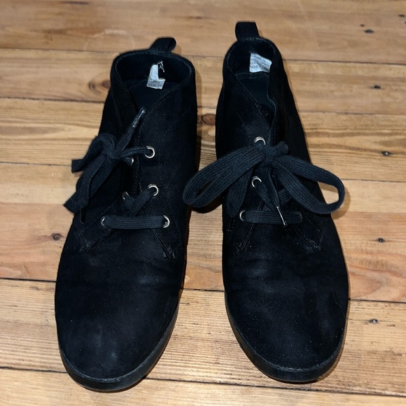 Women’s lace up booties size 10 - Picture 2 of 7